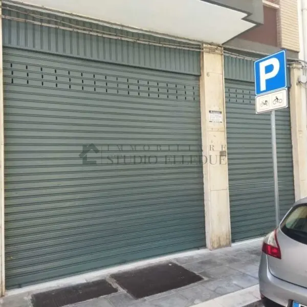 Negozio via Francesco Petrelli 6, Bari