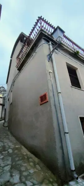 Rustico via Dante Alighieri, Bova