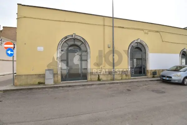Locale Commerciale via Piave 3, Copertino