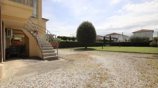 Villa via Inigo Campioni 78, Lucca