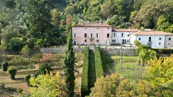 Villa 676, Lucca