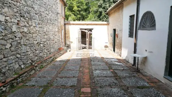 Villa 676, Lucca