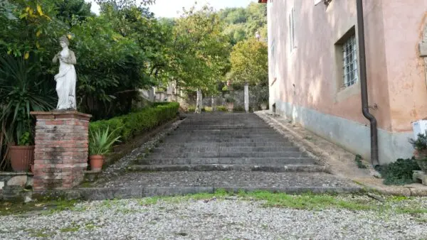 Villa 676, Lucca