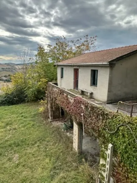 Casale via Menocchia 47, Carassai