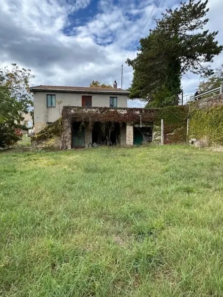Casale via Menocchia 47, Carassai