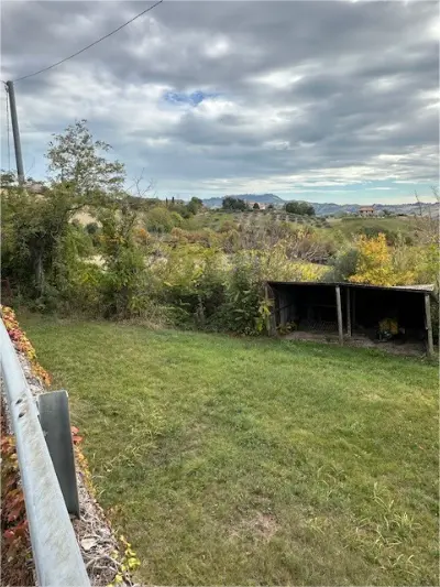 Casale via Menocchia 47, Carassai