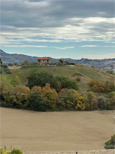 Casale via Menocchia 47, Carassai