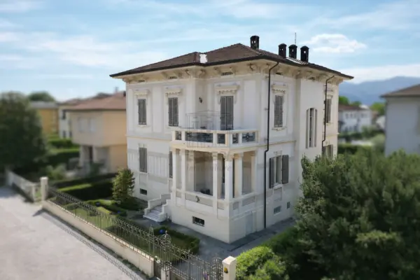 Villa via Inigo Campioni 78, Lucca