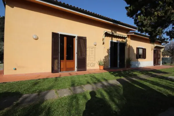 Villa Trifamiliare via Di Tiglio 611, Capannori