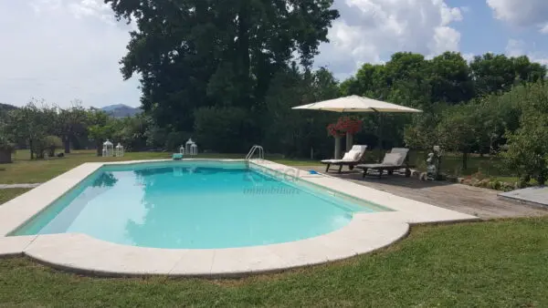 Villa via Di Casa Cimi, Lucca