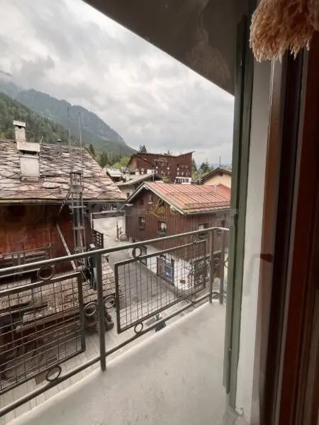 Trilocale via Roma, Courmayeur