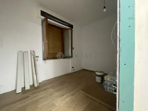 Appartamento via Bradia 28, Sarzana