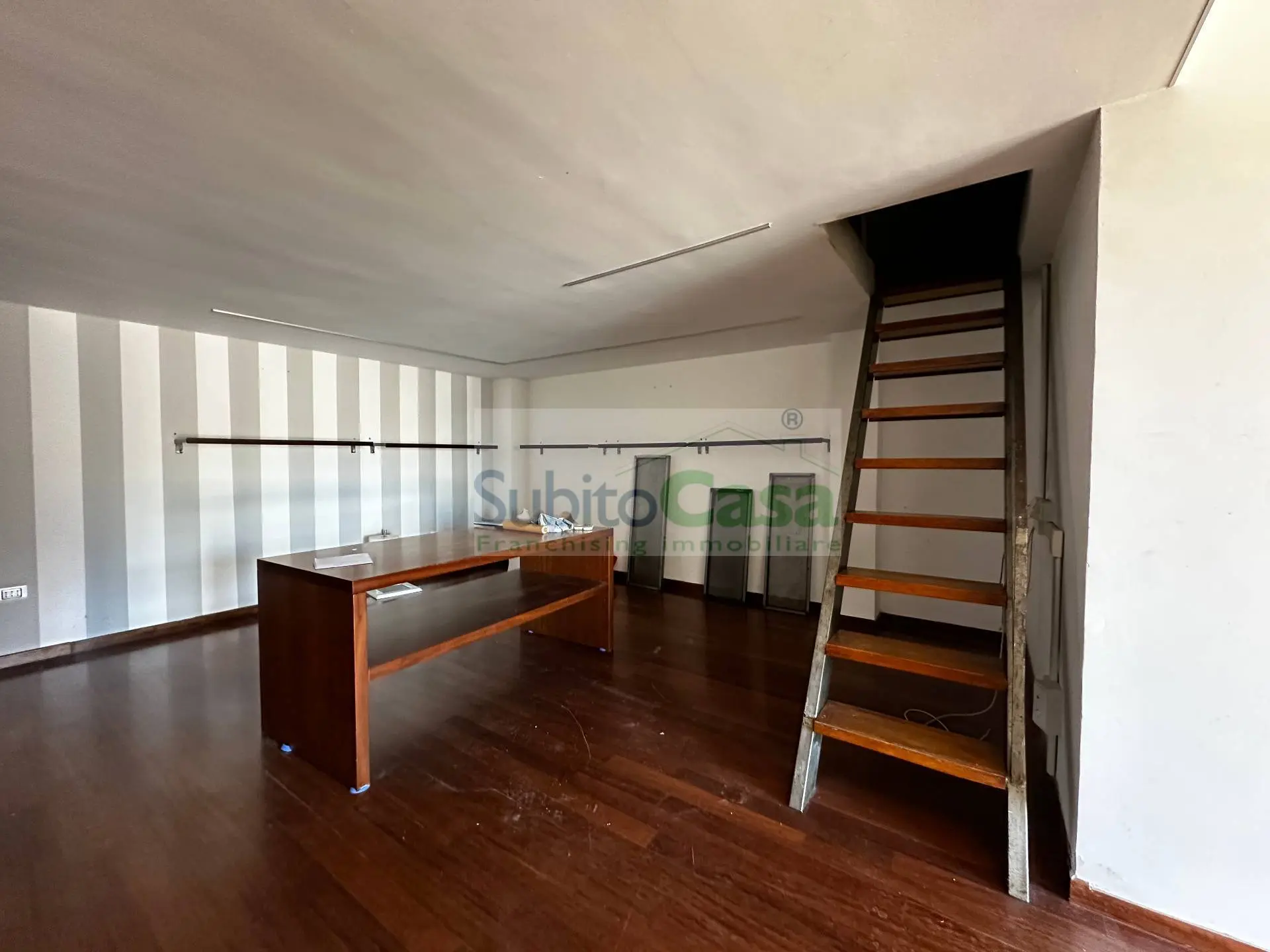 Immagine per Locale Commerciale in affitto a Chieti Piazza Marconi 
