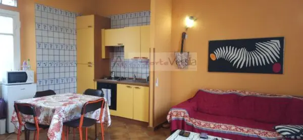 Villa via, Massa