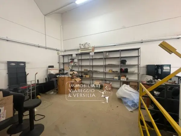Magazzino via Libeccio 47, Viareggio