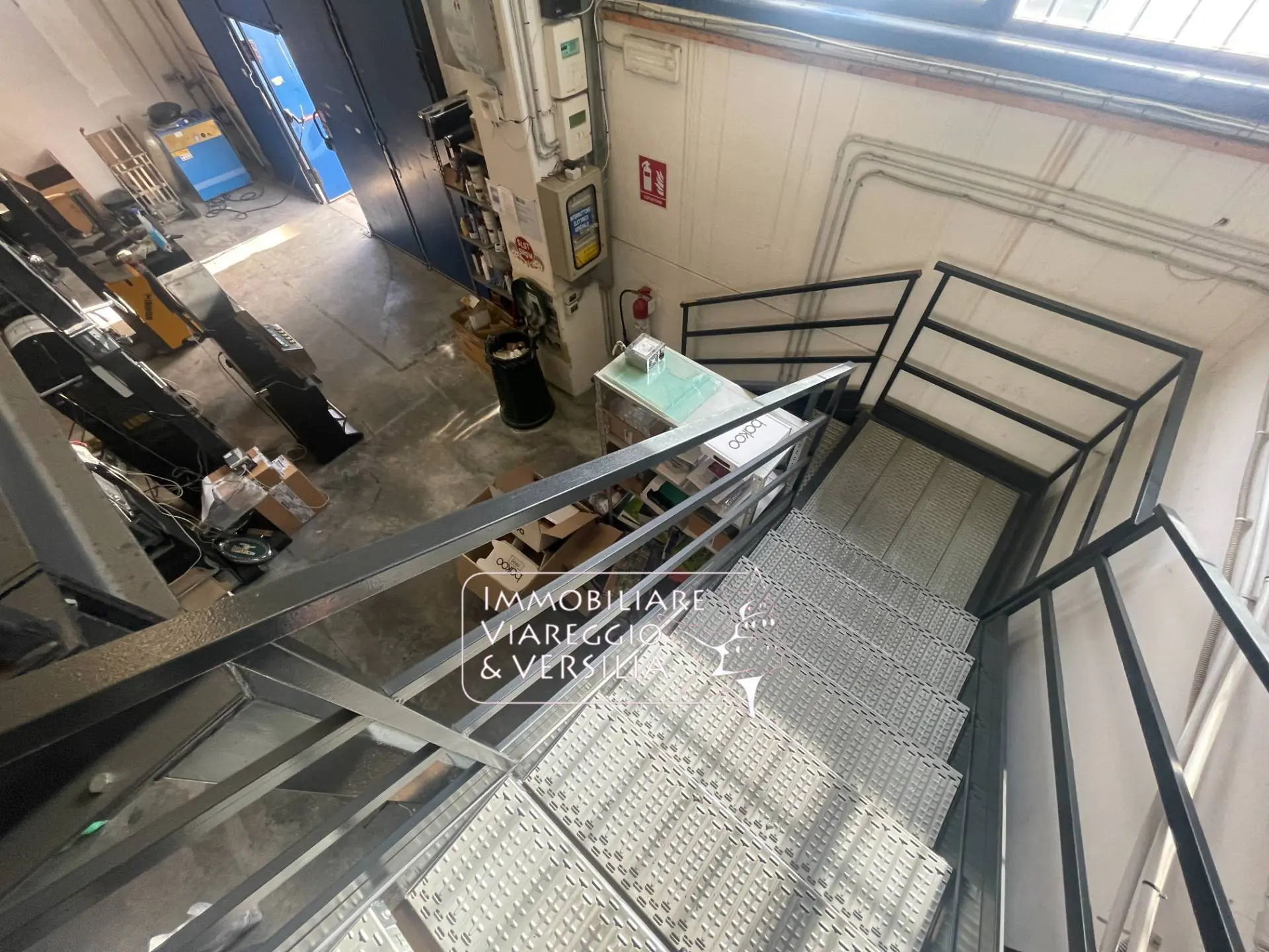Immagine per Magazzino in vendita a Viareggio via Libeccio 47