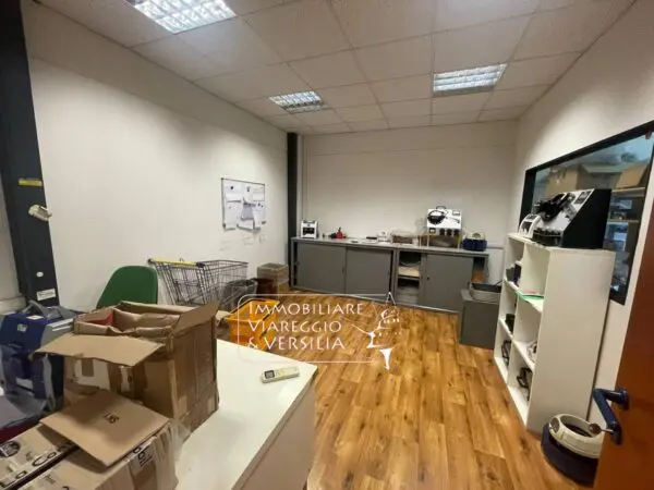 Magazzino via Libeccio 47, Viareggio