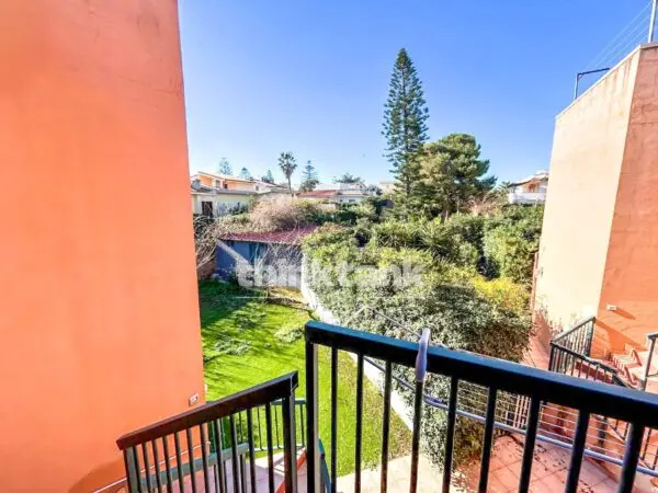 Villa strada San Lorenzo, Noto