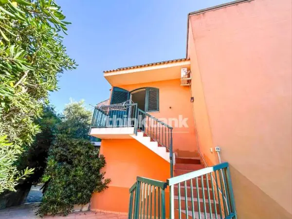 Villa strada San Lorenzo, Noto