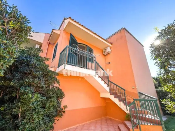 Villa strada San Lorenzo, Noto