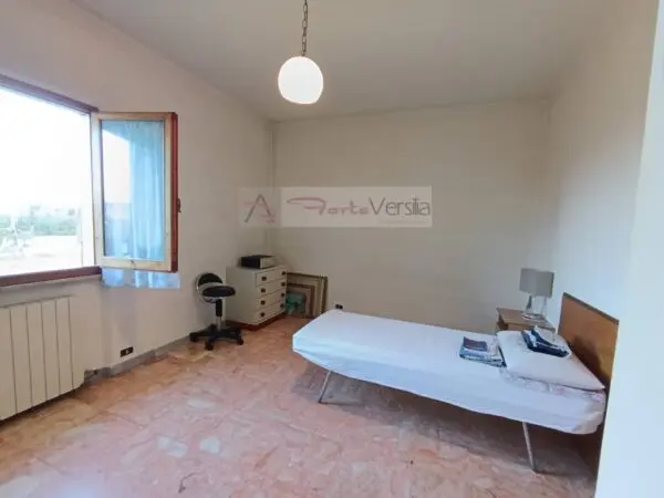 Villa via, Pietrasanta