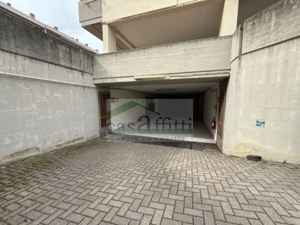 Box / Posto Auto via Ortiz 28, Chieti