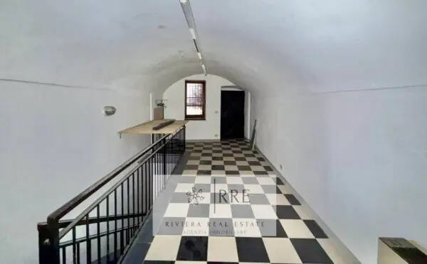 Negozio corso Ponzoni, Vessalico