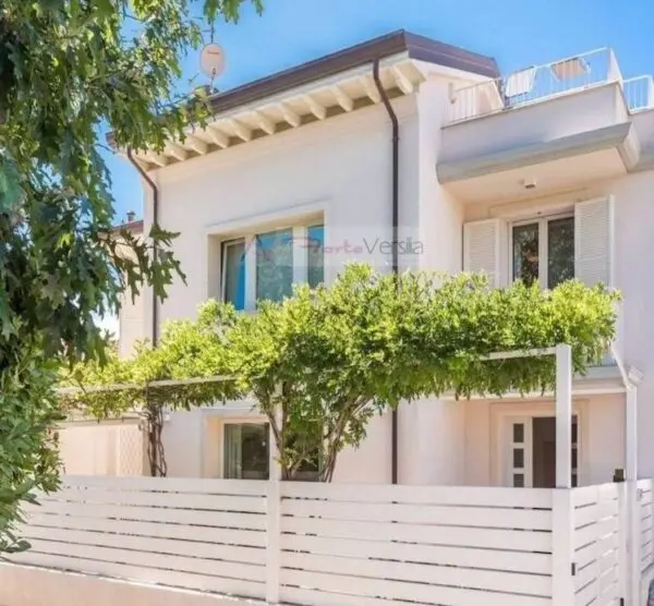 Casa Indipendente via, Forte Dei Marmi