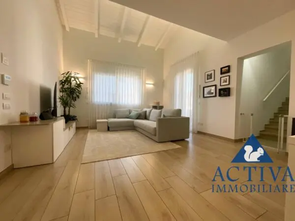 Appartamento via Santa Sofia 226, Venegono Superiore