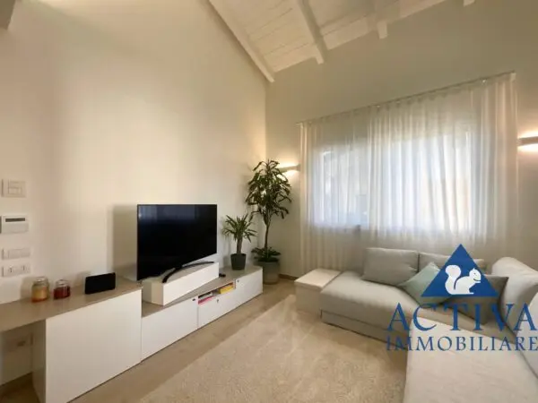 Appartamento via Santa Sofia 226, Venegono Superiore