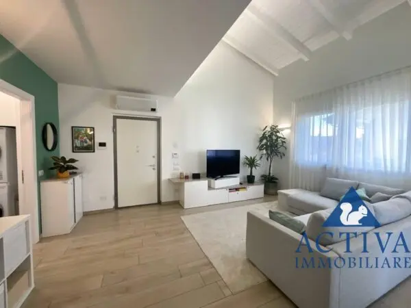 Appartamento via Santa Sofia 226, Venegono Superiore