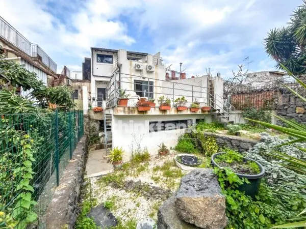 Casa Semindipendente via Ariazzi, Acireale