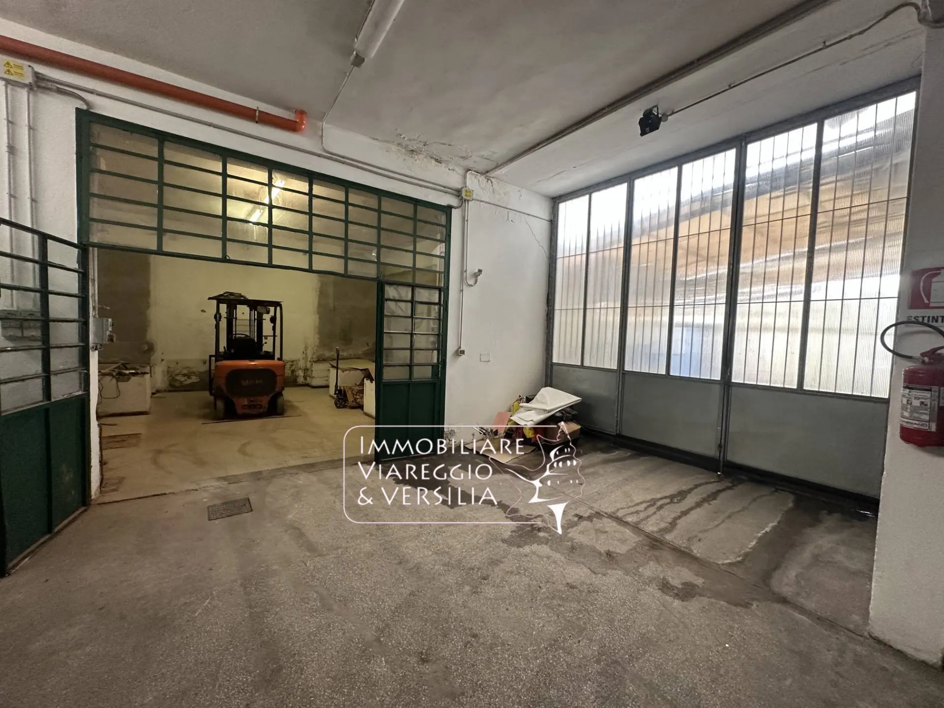 Immagine per Magazzino in affitto a Viareggio via Puccini 280