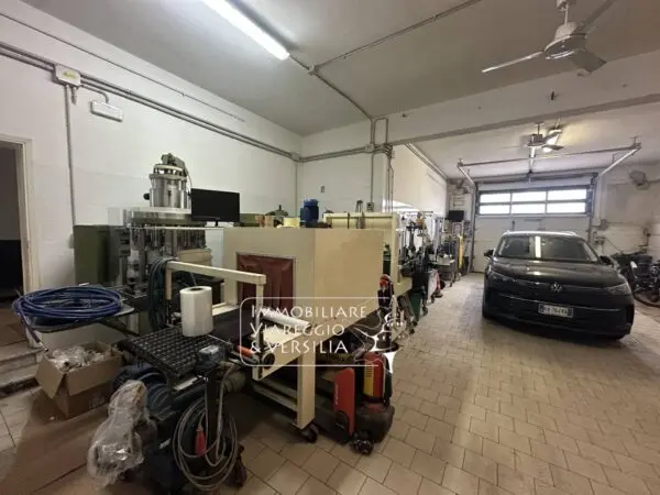 Magazzino via Puccini 280, Viareggio
