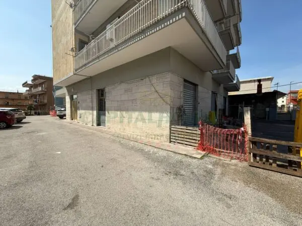 Locale Commerciale via Principe Di Piemonte, Visciano