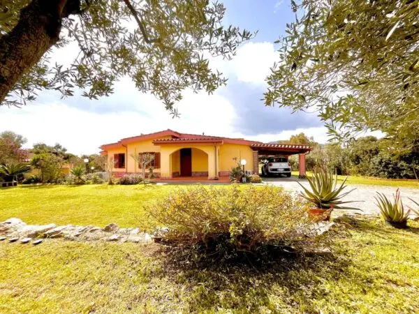 Villa via, Muravera