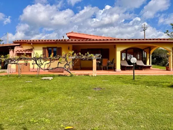 Villa via, Muravera