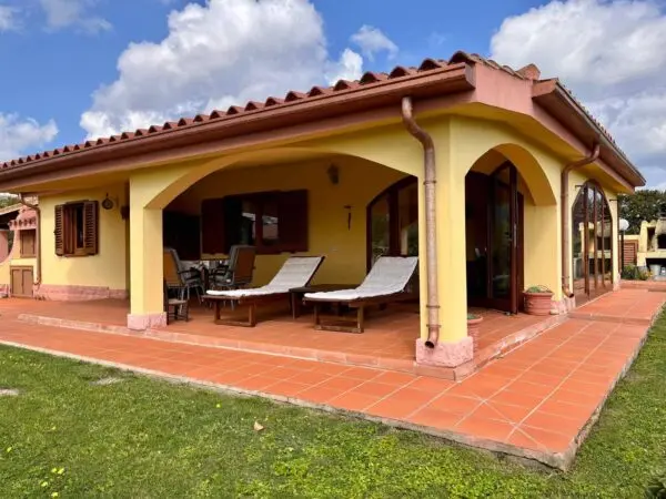 Villa via, Muravera