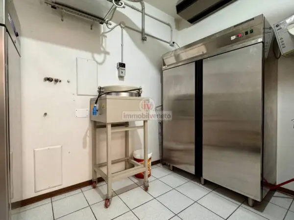 Attività Commerciale via Roma 52, Lonigo