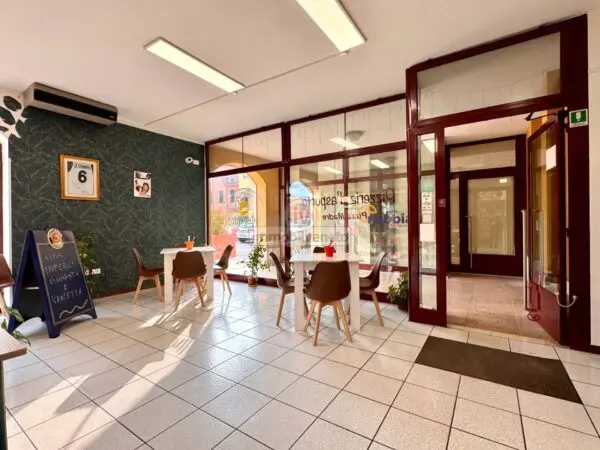 Attività Commerciale via Roma 52, Lonigo