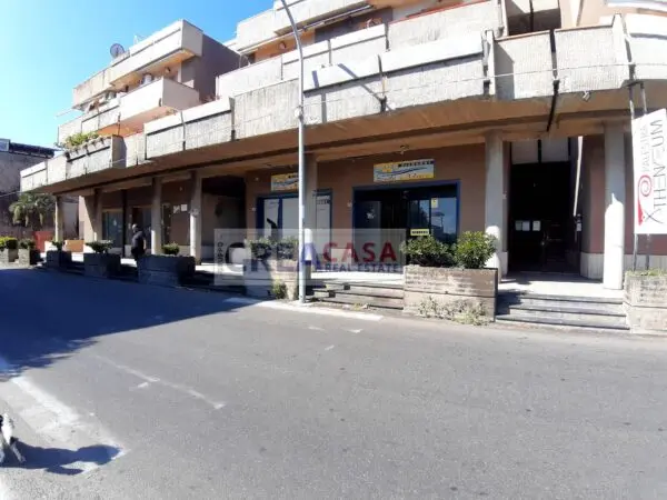 Locale Commerciale via Spiaggia, Mascali