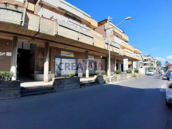 Locale Commerciale via Spiaggia, Mascali