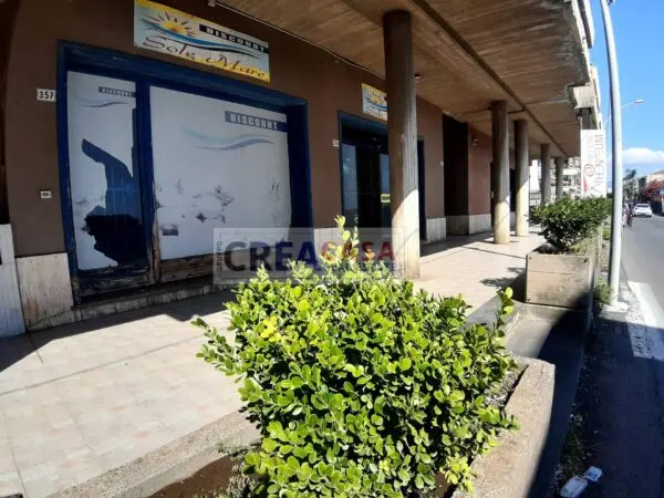 Locale Commerciale via Spiaggia, Mascali