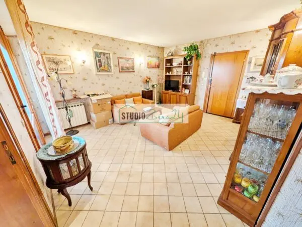 Appartamento via Risciolo, Pietrasanta