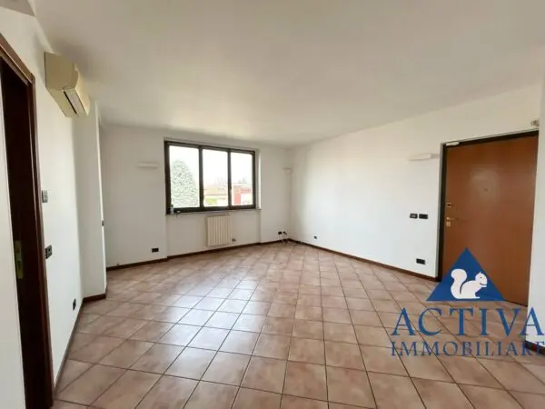 Appartamento via Feltre 42, Olgiate Olona