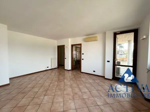 Appartamento via Feltre 42, Olgiate Olona