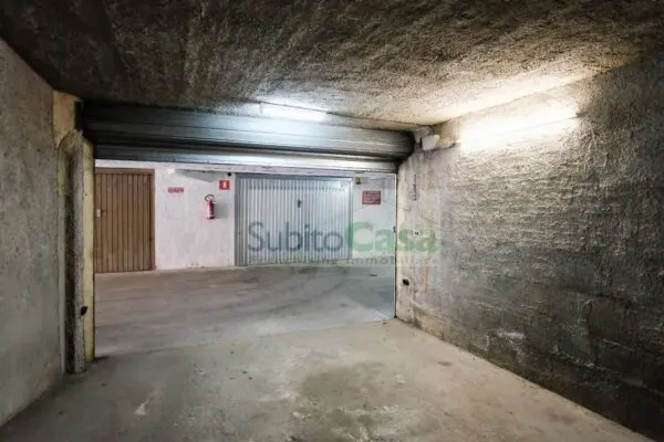 Box / Posto Auto via Capestrano 18, Chieti
