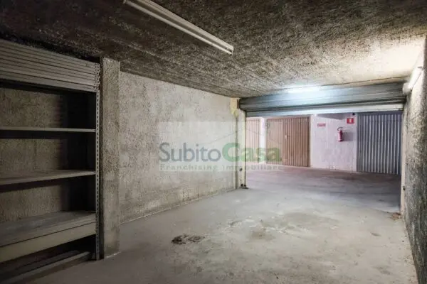 Box / Posto Auto via Capestrano 18, Chieti