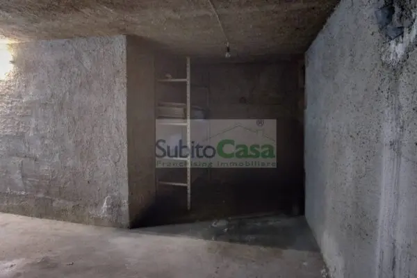 Box / Posto Auto via Capestrano 18, Chieti