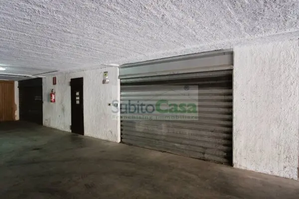 Box / Posto Auto via Capestrano 18, Chieti